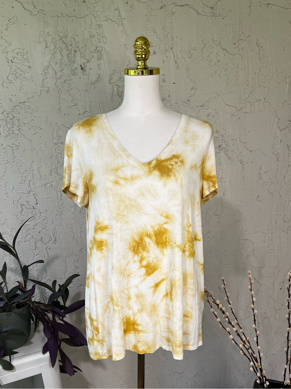 Philosophy Mustard and White Tie-Dye V-Neck Short Sleeve Top